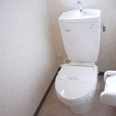 温水洗浄便座付トイレ