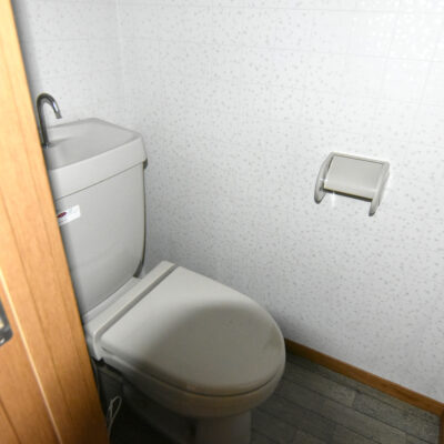 トイレ(温水洗浄便座に変更します) トイレ(温水洗浄便座に変更します)