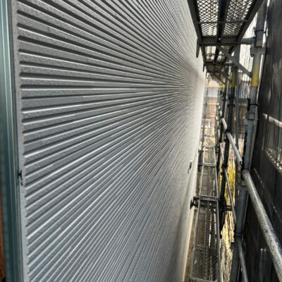 3/24現在 建物側面外壁（建築中）