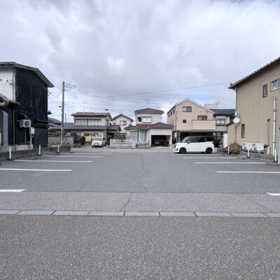 駐車場(10台駐車可能) 駐車場(10台駐車可能)