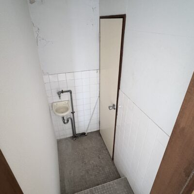 トイレ（トイレ室内は洋式に変更工事中）