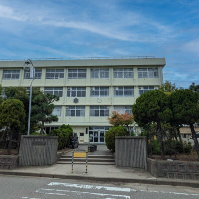 新潟市立坂井輪小学校 約300ｍ