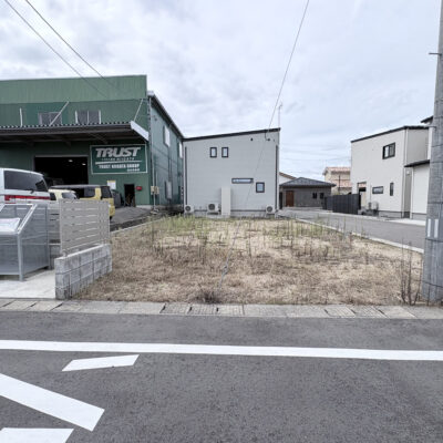 周辺の建物との距離感や現地の雰囲気をご確認ください